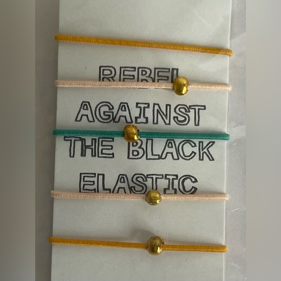 NWT By Lilla Elastic Multi Colored Ring Set - Picture 3 of 3